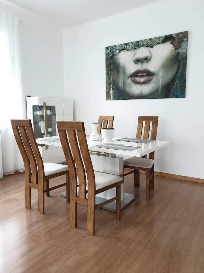Petro Delux Apartments Center Kaunas Buitenkant foto